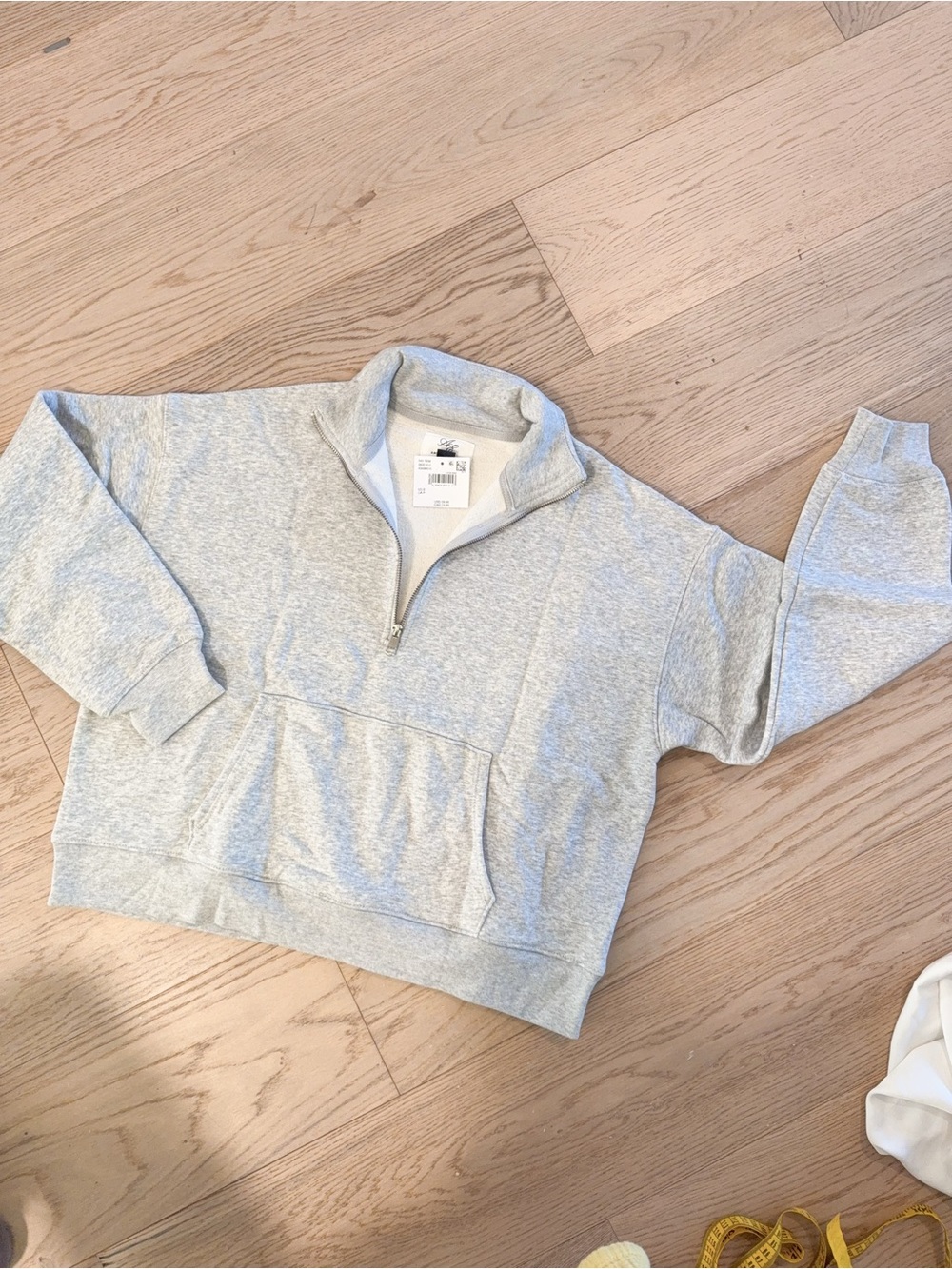 NWT 1456-2820 American Eagle sweatshirts S